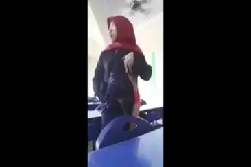 Dokumentasi Ukhti Hijab Merah Kacamata Kasur